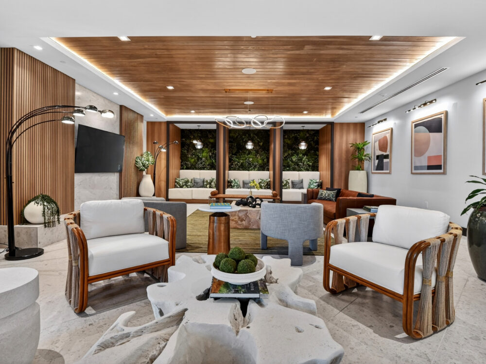 005-Manor-Biscayne-Reshoot-Edit